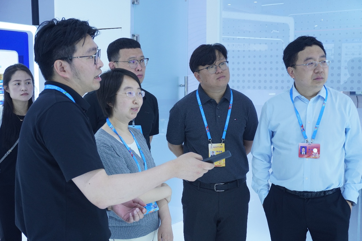 华翔智联重磅亮相中国数字峰会：以“产业深知+数字技术”双轮驱动，深度赋能智能制造